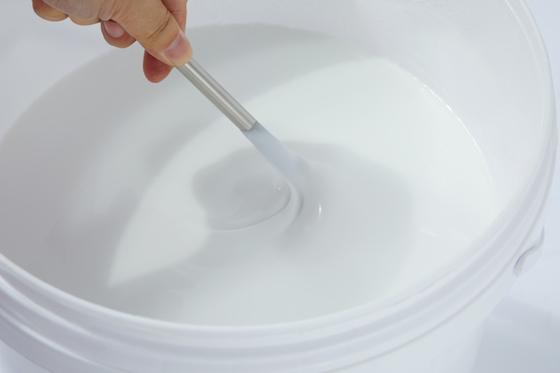 Good price Umweltfreundliche wasserdichte 2k wassergetriebene Polyurethanbeschichtung für Verpackungsdruck / Oberflächenbehandlung Online