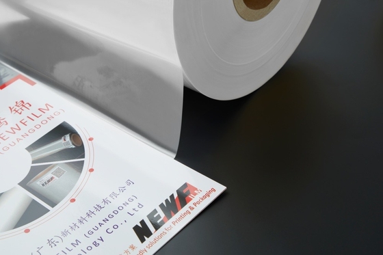 Good price Spot UV Hochglanz EVA Klebstoff PET Laminationsfilm Transparent 100 Mic 3000m Online