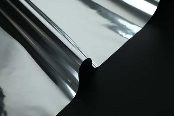Good price Premium-Spiegelbeschichtete Aluminium-Metallisierte Film Silberveredelung für Premium-Kosmetik und Schmuckverpackungen Online