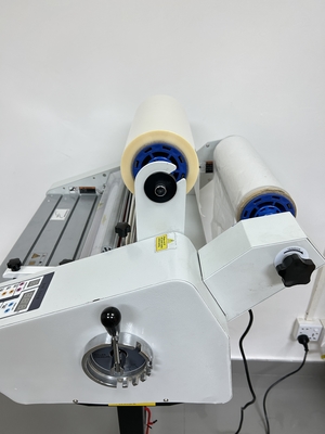 Good price Öko-kreisförmiges hochtransparentes BOPP-Auslassbeschichtungssystem mit ultra-niedrigem Nebel und 92% PCR-Gehalt für Luxus-Rigidboxen Online