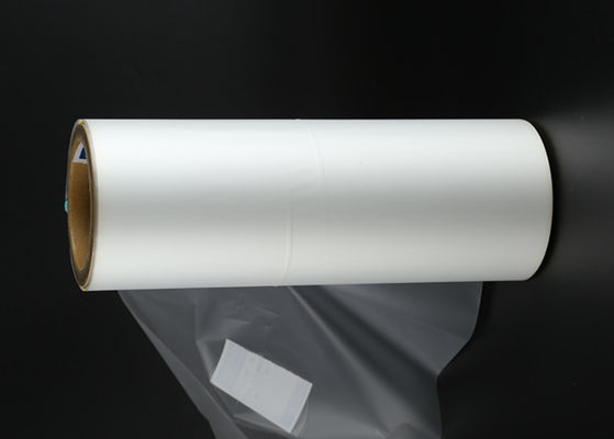 Good price Kratzer-beständiger Film für das Verpacken von 1120mm Breite, thermischer Laminierungs-Film der Anti-Kratzer-22mic BOPP Online